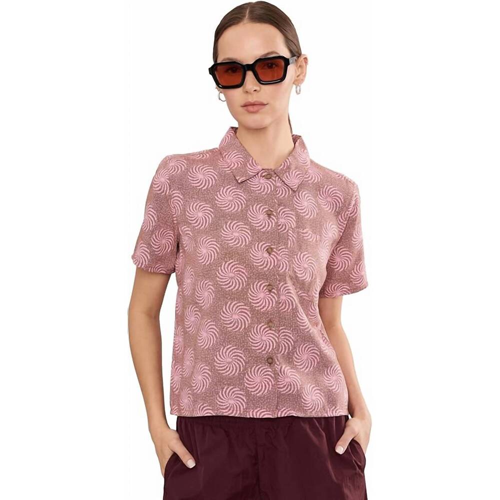 NEW ROYAL ROBBINS women's camino pucker short sleeve top in mahogany ray print